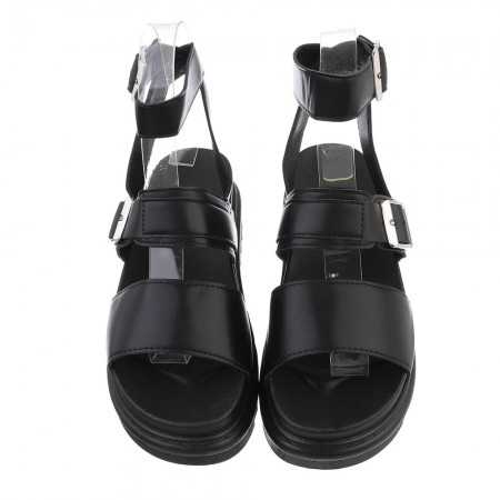 Prenez du style avec ces magnifiques chaussures sandales à platform chunky.