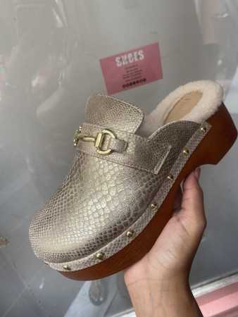 Magnifique chaussures sabot moumoute gold croco