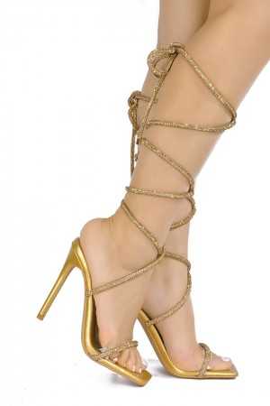 Sublime chaussures sandales à talon à lanières recouvertes de strass.Hauteur du talon : 13 cm
