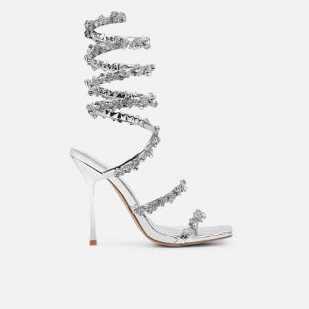Sublime chaussures de soirées mariage avec lanières qui s'enroule à la cheville incristées de strass.Divine Shoes.