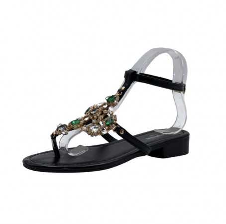 Ces magnifiques sandales bijoux sublimeront vos tenues d'été.