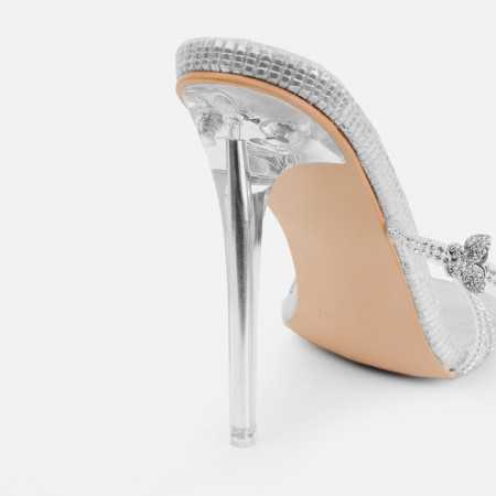 Magnifique chaussures pour femme talon strass avec lanières qui s'enroulent à la cheville et petit papillon.