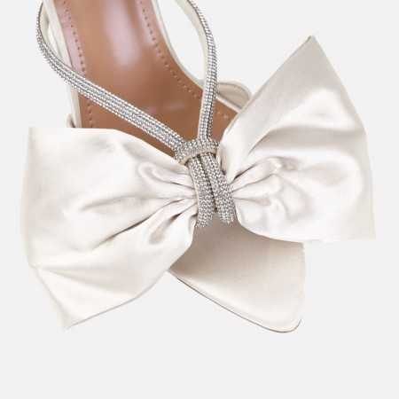 Magnifique chaussures pour femme talon aiguille nœud et strass pour mariage.