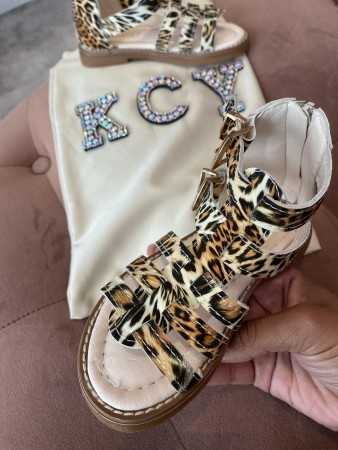 Magnifique sandales d'été "mini miss" pour petite fille en imprimé léopard.